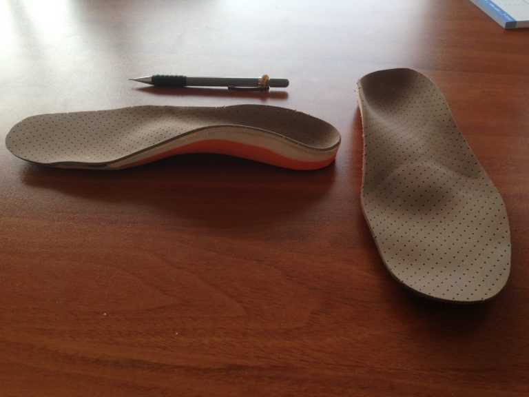 Semelle orthopédique thermoformée sur-mesure fabriquée au cabinet