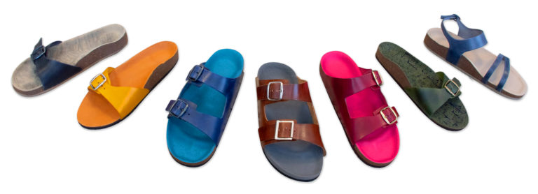 Gamme de sandales sur mesure en cuir de couleurs variées