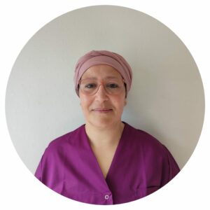 Nadia Iddakia, assistante orthésiste, fabrication des semelles 3D au Cabinet Olagnier