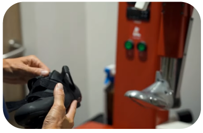 Cale vélo ajustée sur mesure par bootfitting podologique — Cabinet Olagnier Bron